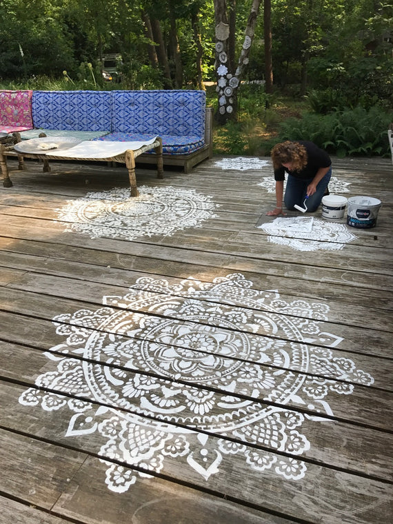 How to paint a large mandala stencil on your wall (DIY video